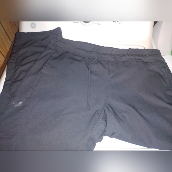 Scrub sets - Picture 10 of 10